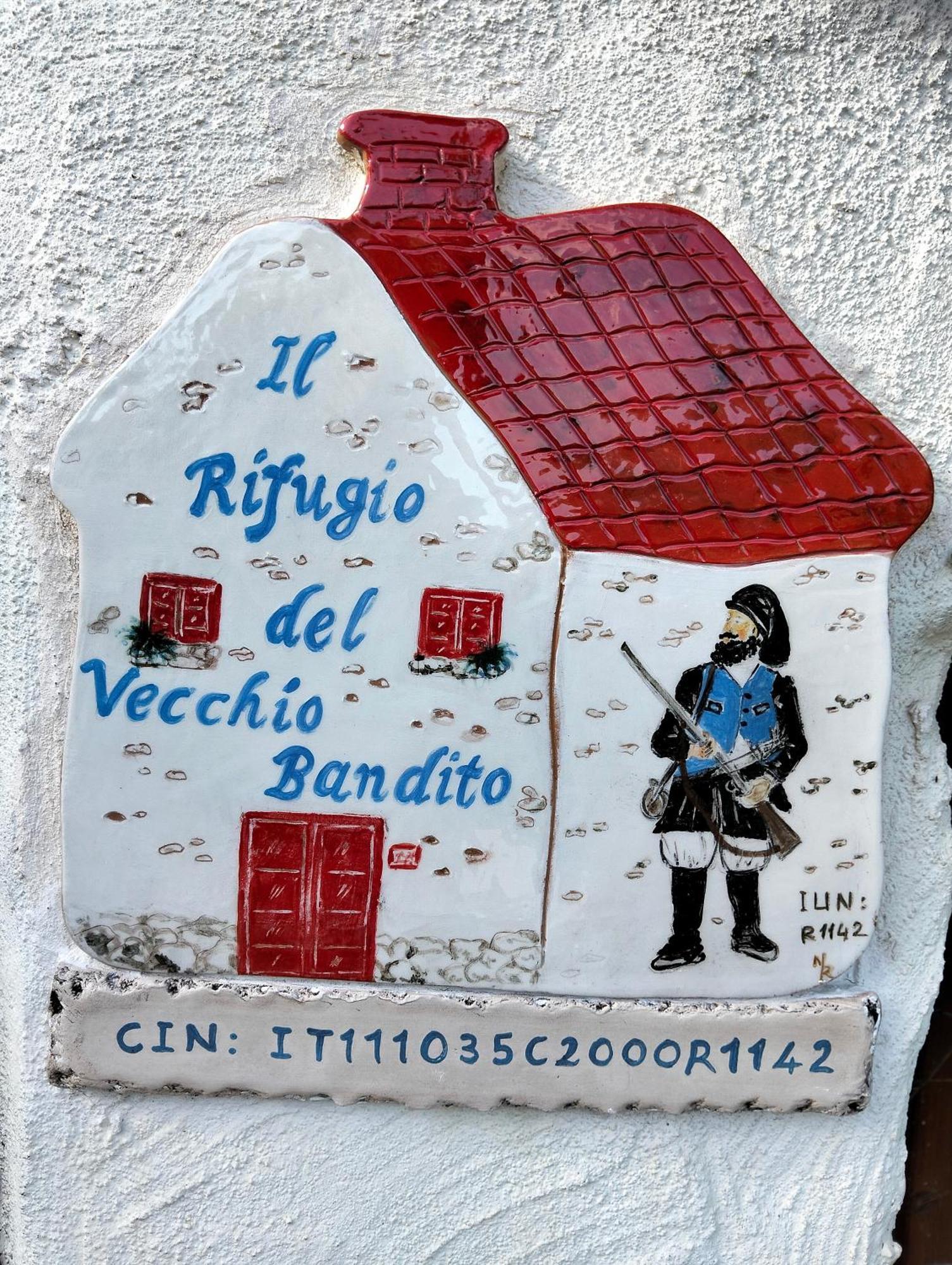 Il Rifugio Del Vecchio Bandito 伊格莱西亚斯 外观 照片